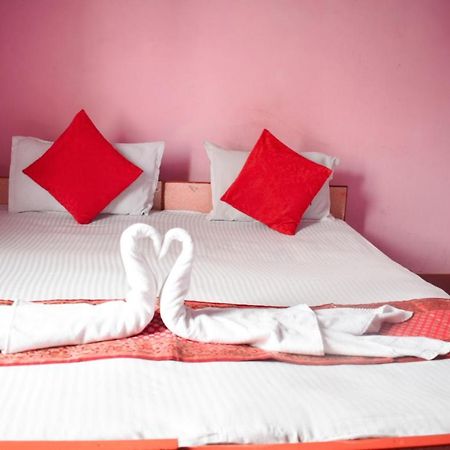 Family Guest House พาราณสี ภายนอก รูปภาพ