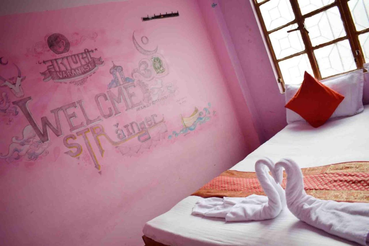 Family Guest House พาราณสี ภายนอก รูปภาพ