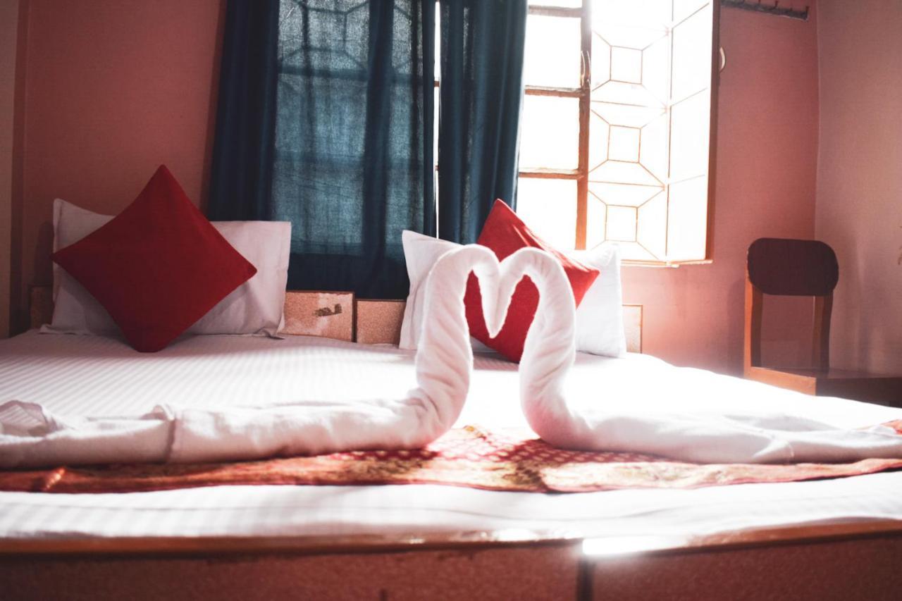 Family Guest House พาราณสี ภายนอก รูปภาพ