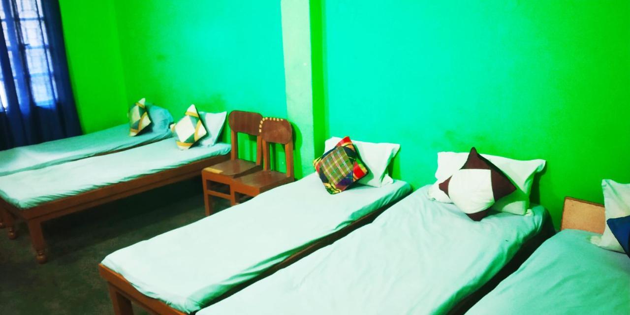 Family Guest House พาราณสี ภายนอก รูปภาพ
