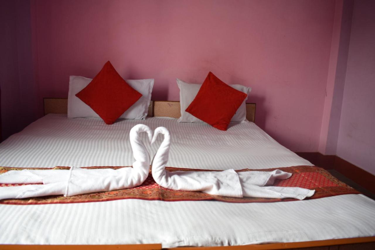 Family Guest House พาราณสี ภายนอก รูปภาพ