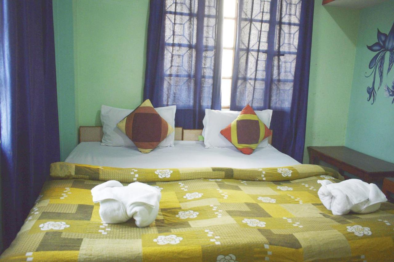Family Guest House พาราณสี ภายนอก รูปภาพ
