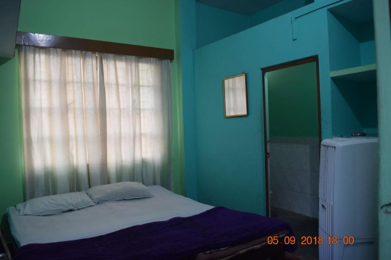 Family Guest House พาราณสี ภายนอก รูปภาพ
