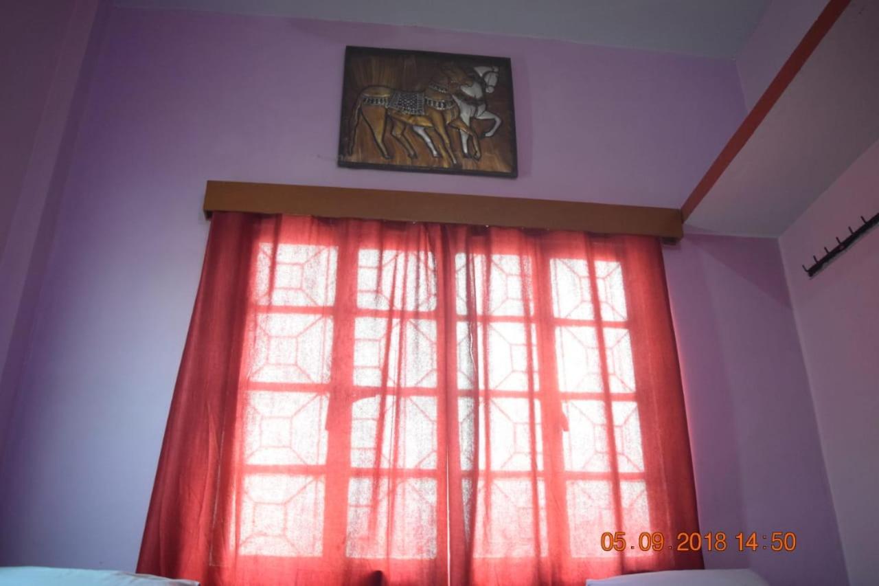 Family Guest House พาราณสี ภายนอก รูปภาพ