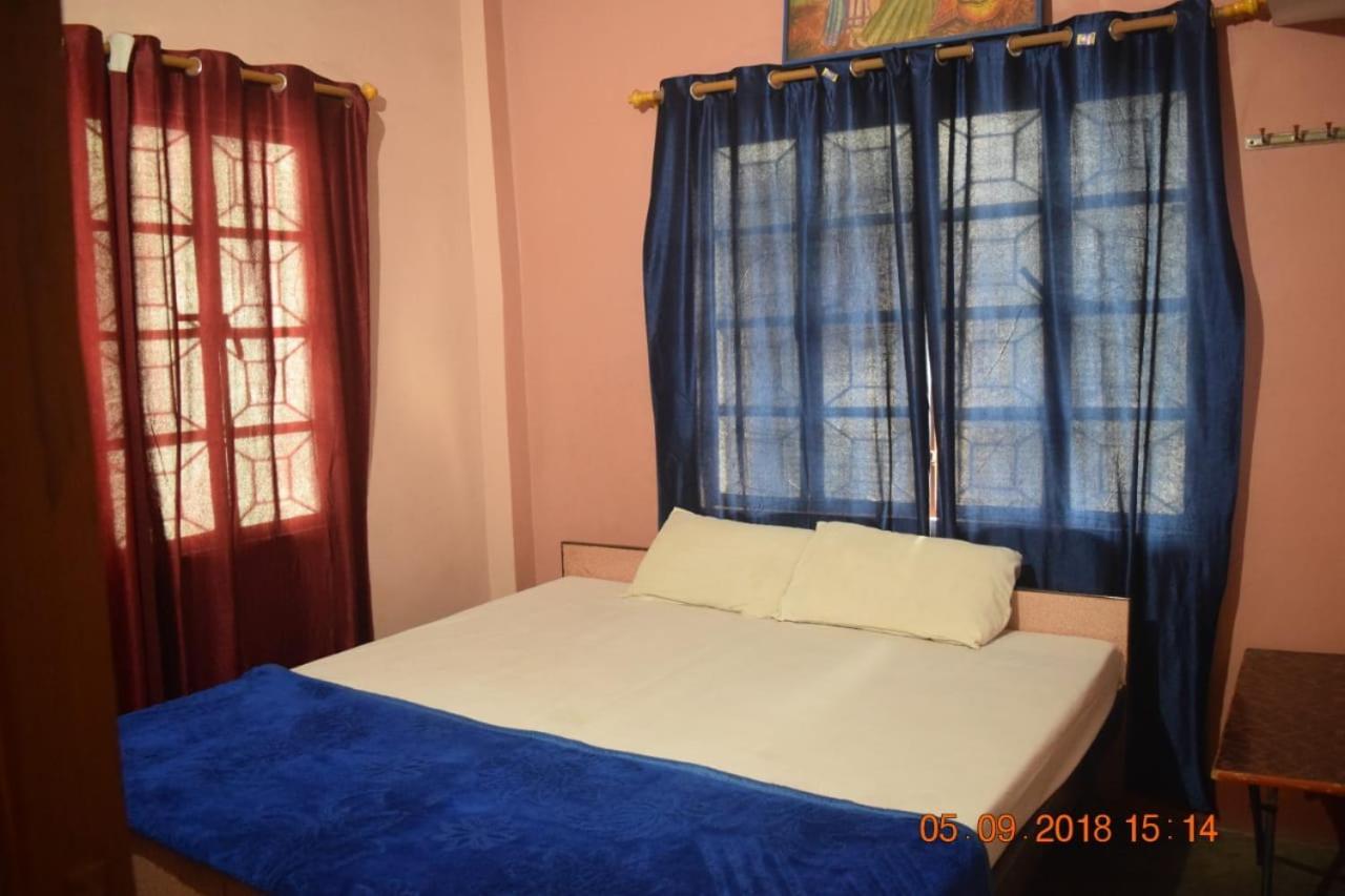 Family Guest House พาราณสี ภายนอก รูปภาพ
